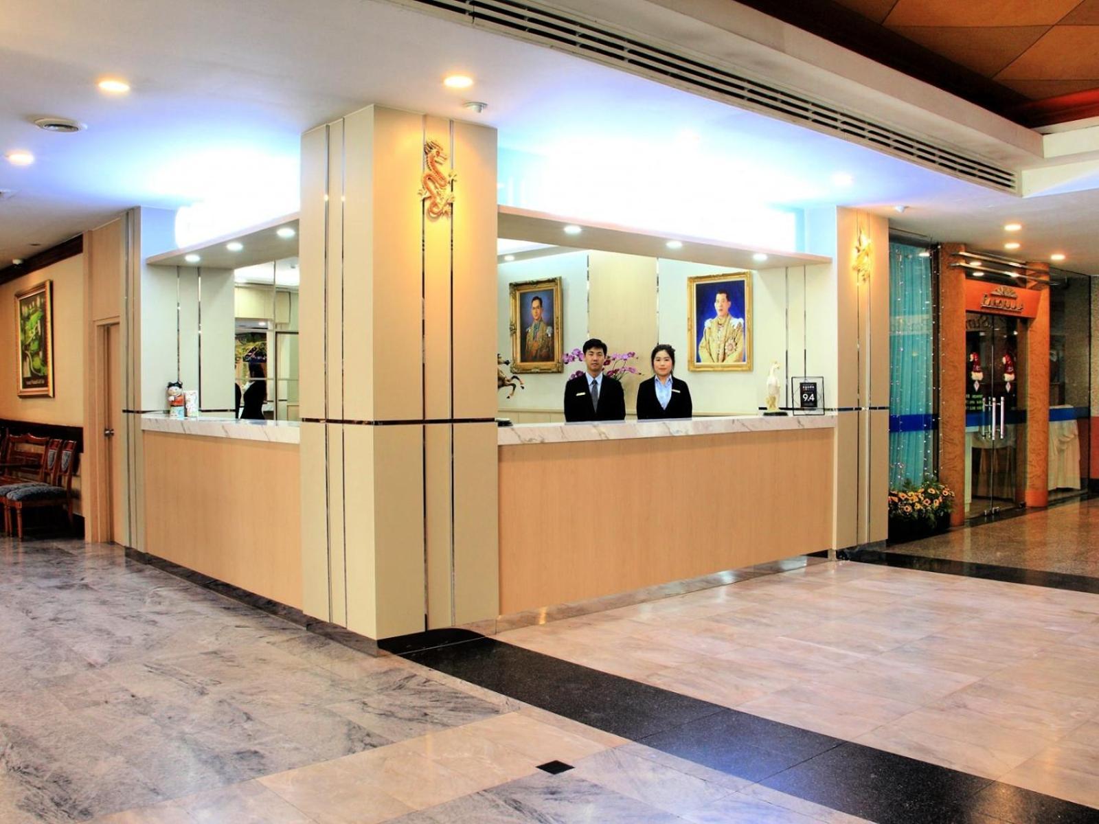 Summit Pavilion Hotel Bangkok Exterior photo